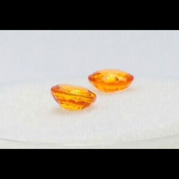 Loose cut orange sapphires. - Picture 3 of 3